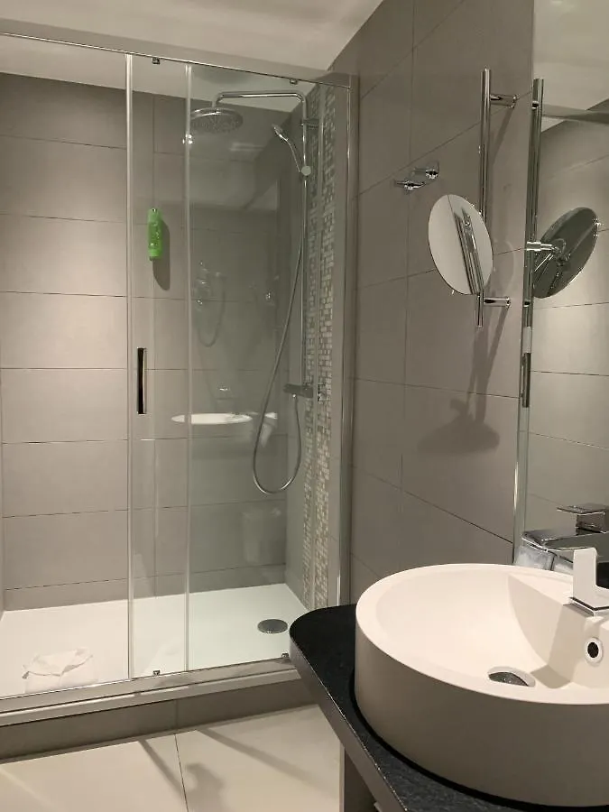 *** Hotel Timhôtel Odessa Montparnasse Paris France